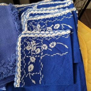 Tablecloth andnapkins